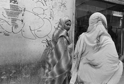 CITY STREETS / ΟΙ ΔΡΟΜΟΙ ΤΗΣ ΠΟΛΗΣ